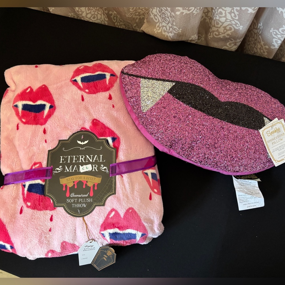 Pink Rhinestone Lip Pillow & oversized Blanket! New